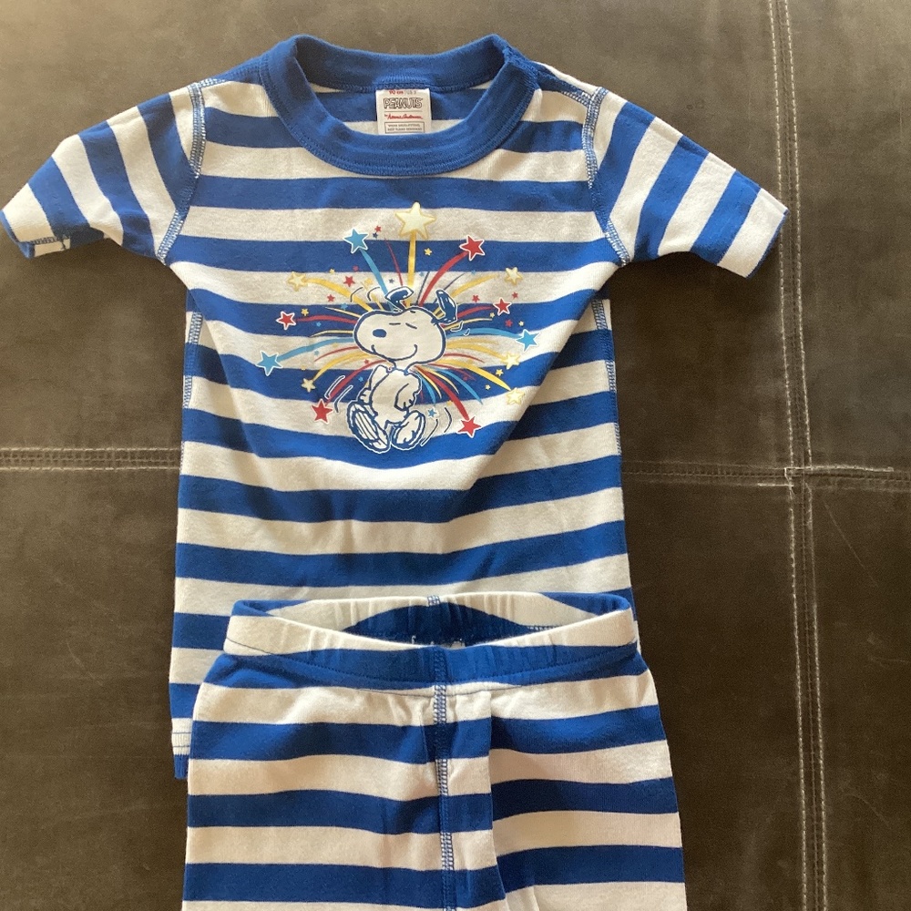 Hanna Andersson shorty pajamas with Snoopy size 3t